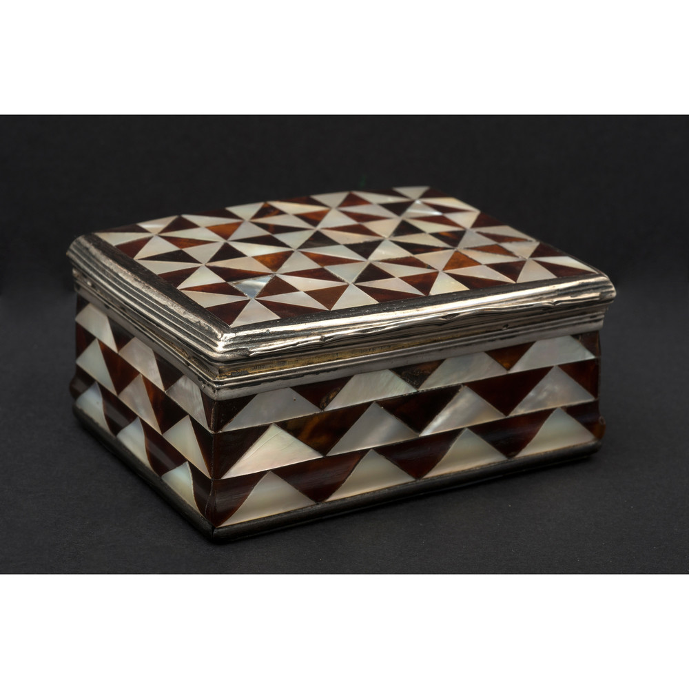 French silver and silver-gilt snuffbox