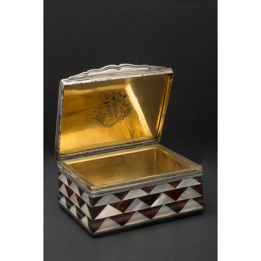 French silver and silver-gilt snuffbox